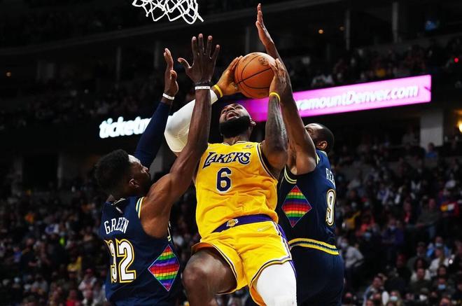 包含土耳其男篮强势公牛，拉塞尔一己之力扛起全队的词条