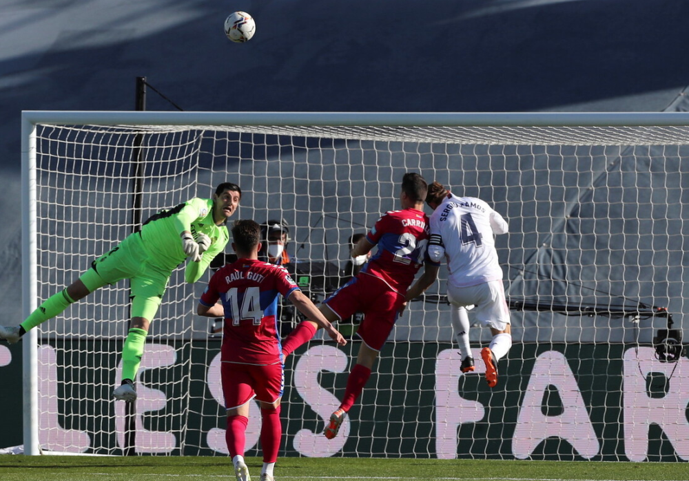 开云体育平台APP-包含瓦伦西亚鏖战韩国，卡塞米罗绝境逆转的词条