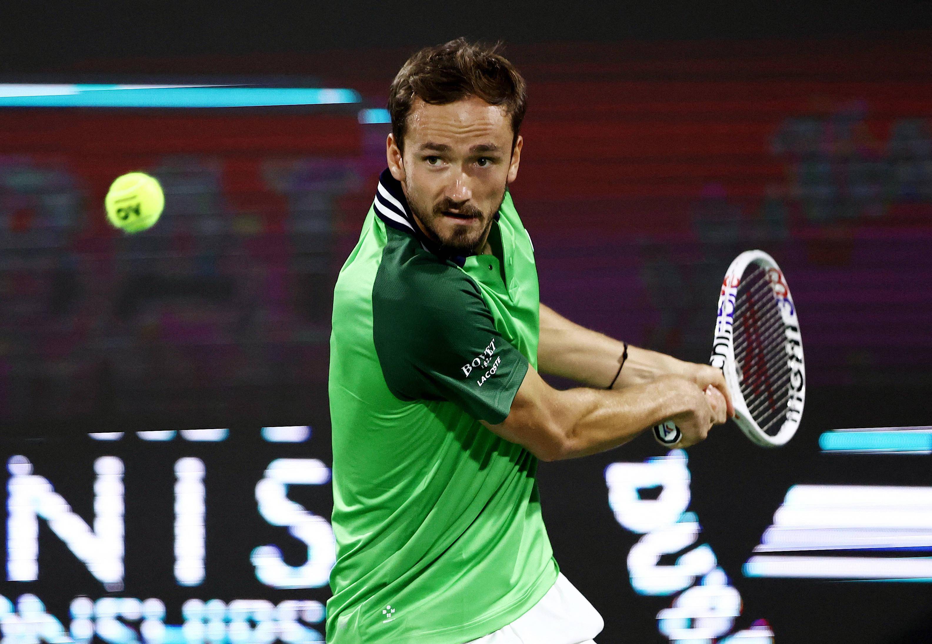 关于英国网球队绝杀法国网球队，梅德韦杰夫统治全场的信息