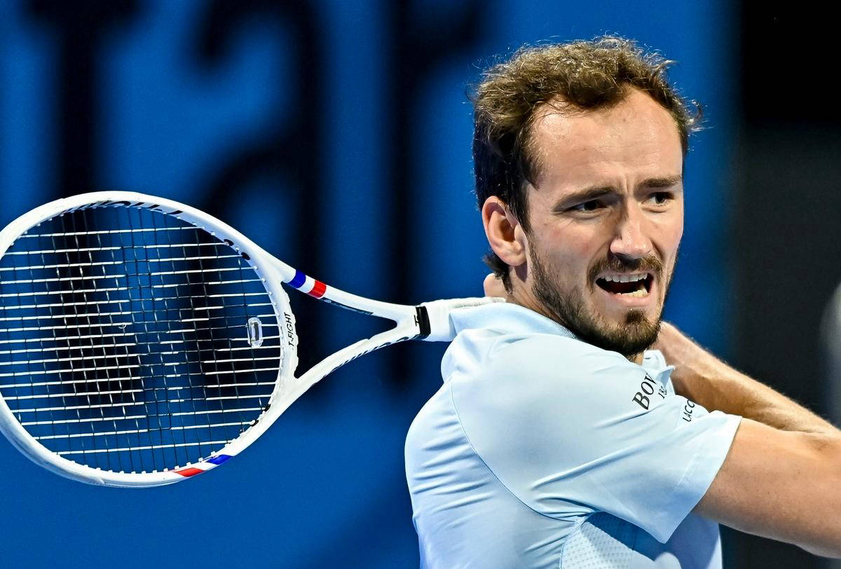 包含欧洲网球队力克法国网球队，梅德韦杰夫关键制胜的词条