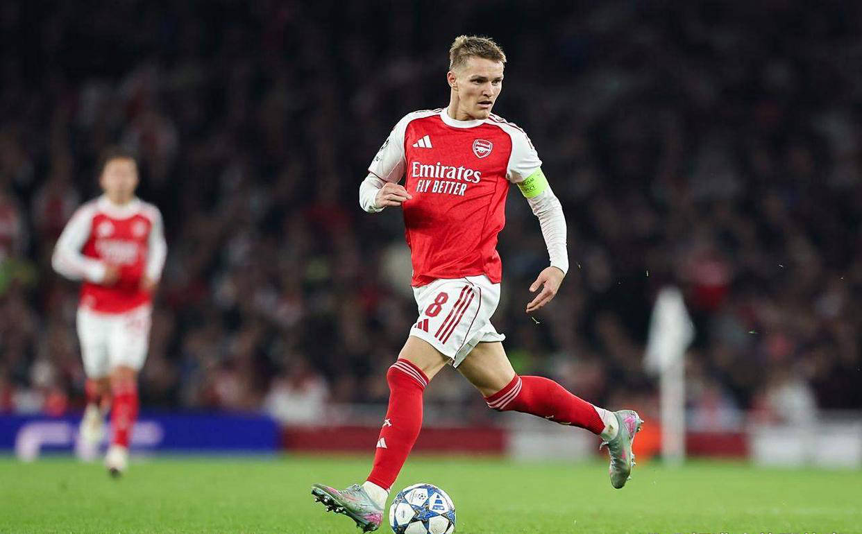 塞内加尔碾压瑞典，厄德高送出助攻