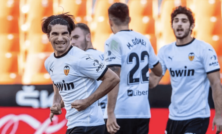 艾斯顿维拉客场惨败，降级阴影笼罩