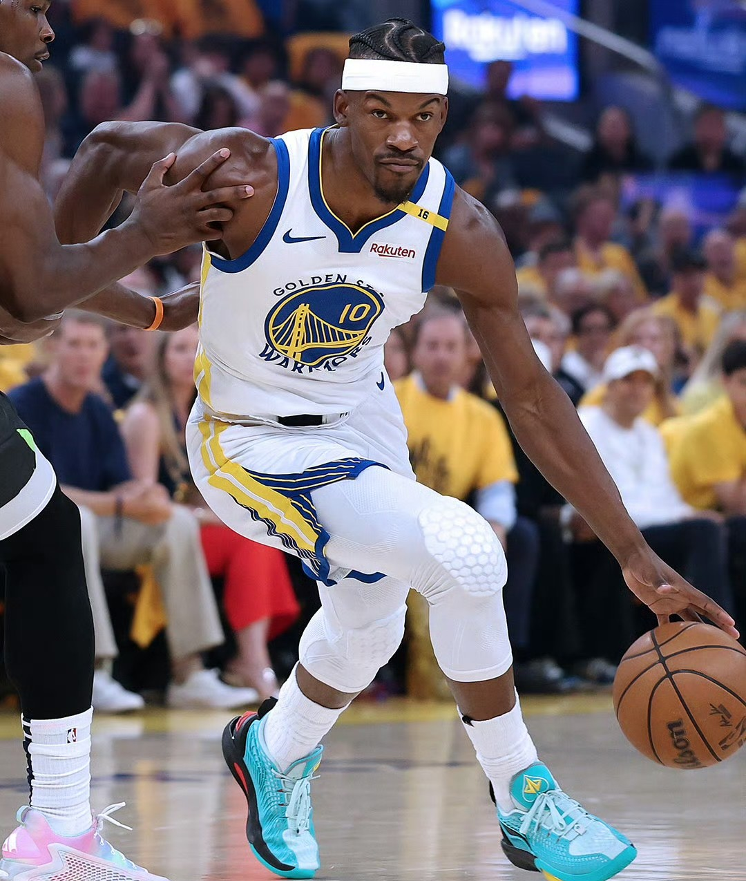 开云足球直播-胜利勇士队球员展现横扫对手的实力的简单介绍