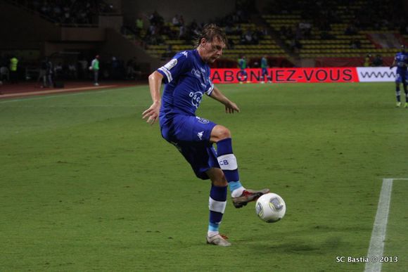 开云足球直播-摩纳哥客场战平巴斯蒂亚，赛季首次取分的简单介绍