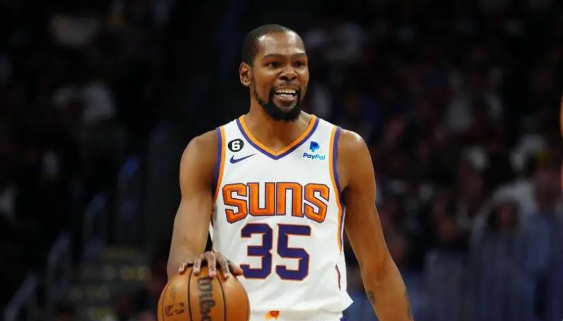 关于掘金再败太阳，约基奇临危不惧全队努力的信息