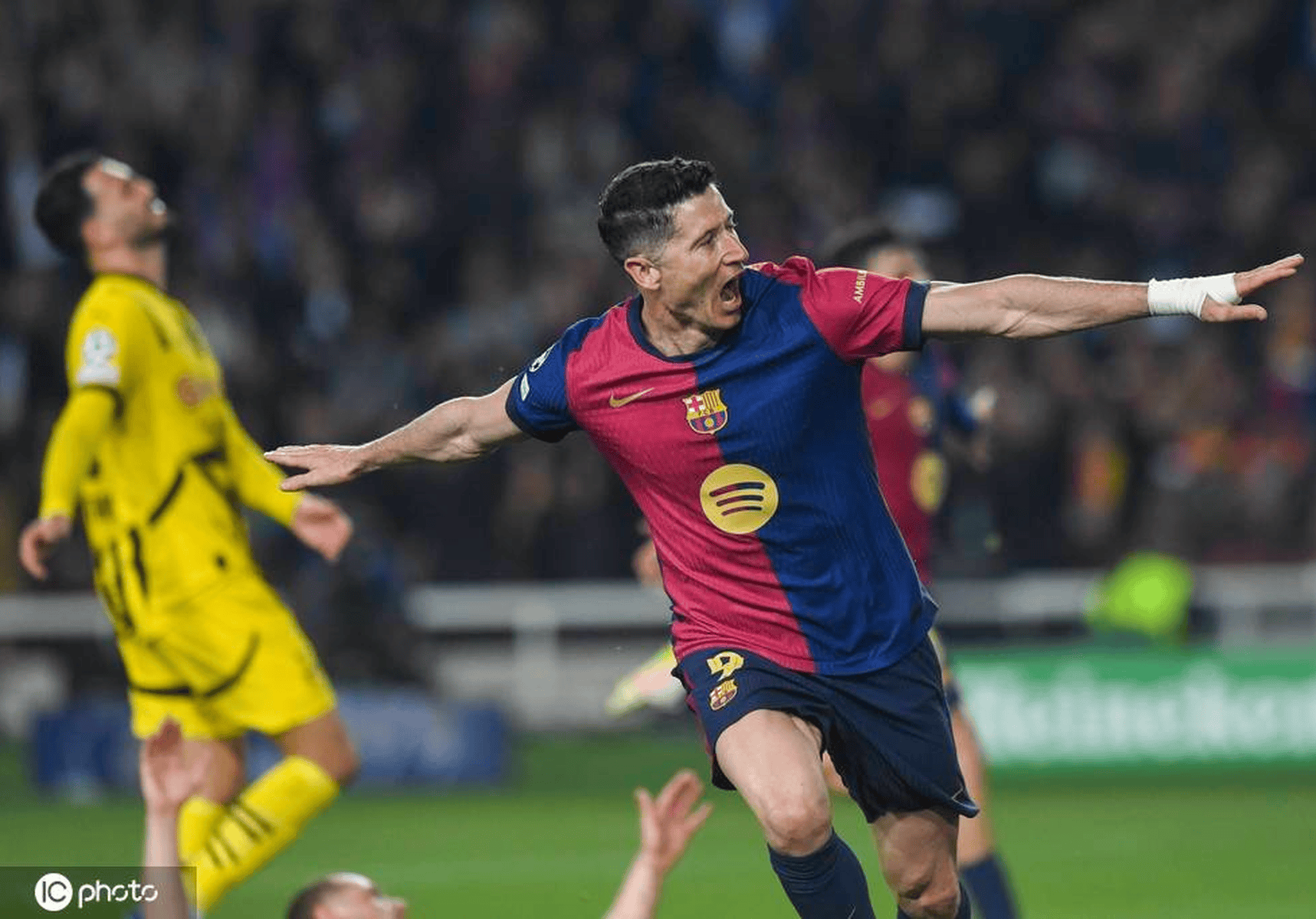 开云体育-包含梅开二度！多特蒙德球员连入两球，帮助球队夺胜的词条