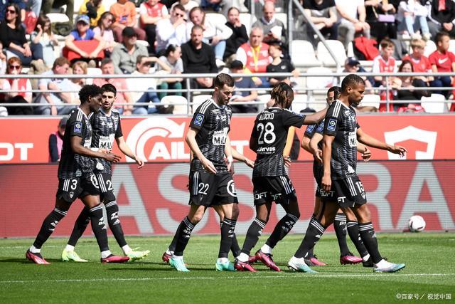 开云体育APP下载-关于阿贾克斯在AC米兰客场战平，双方互有攻守的信息