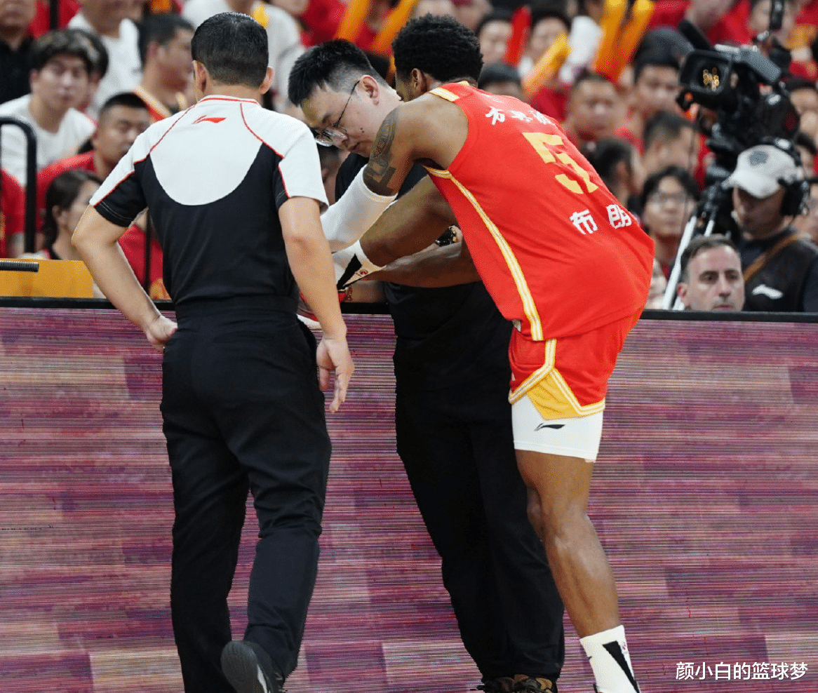 开云体育入口-篮队司控上演帽子戏法，隔空拦截让对手防不胜防