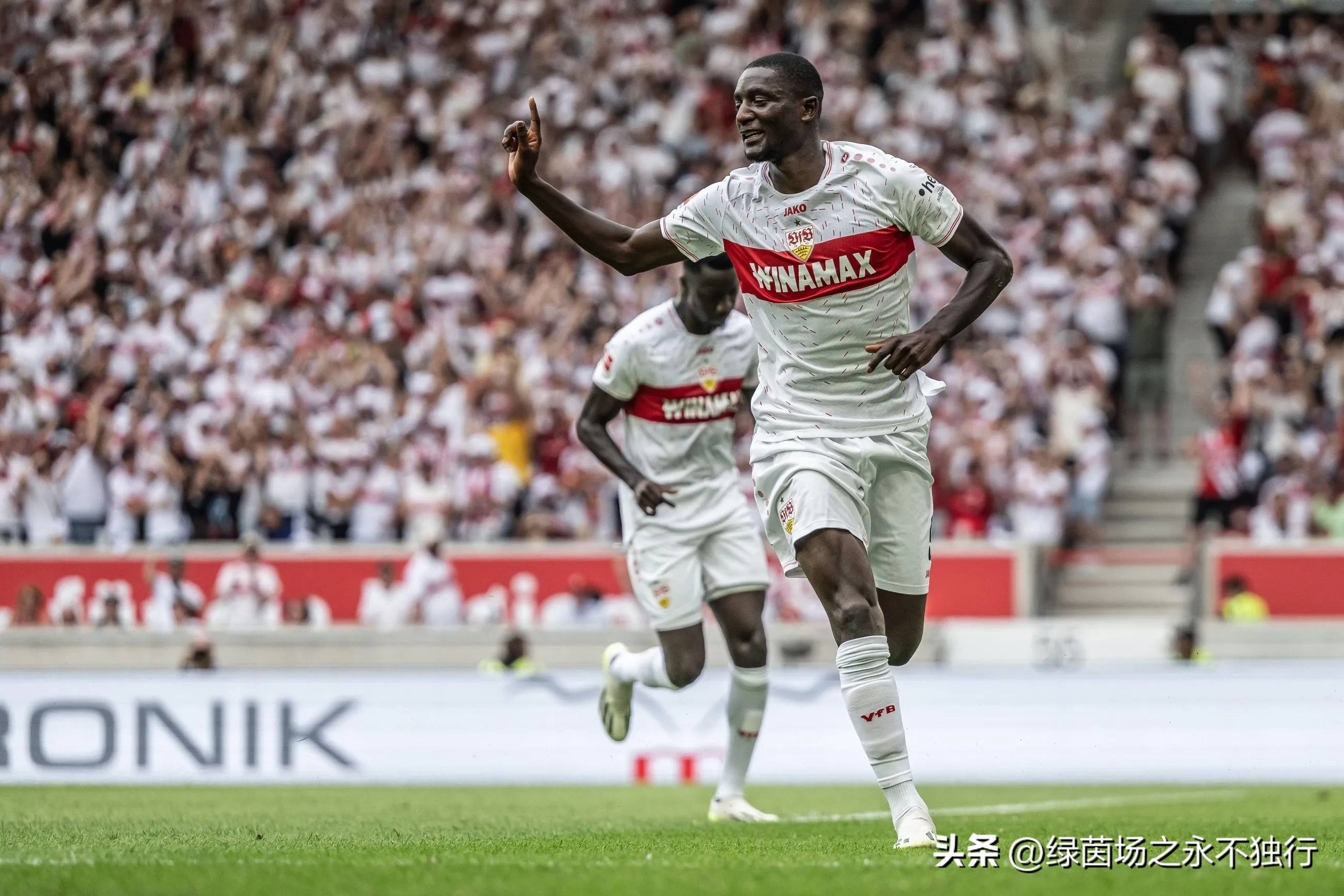 开云体育APP下载-多特蒙德中锋连续进球破门，喜获教练大力赞扬的简单介绍