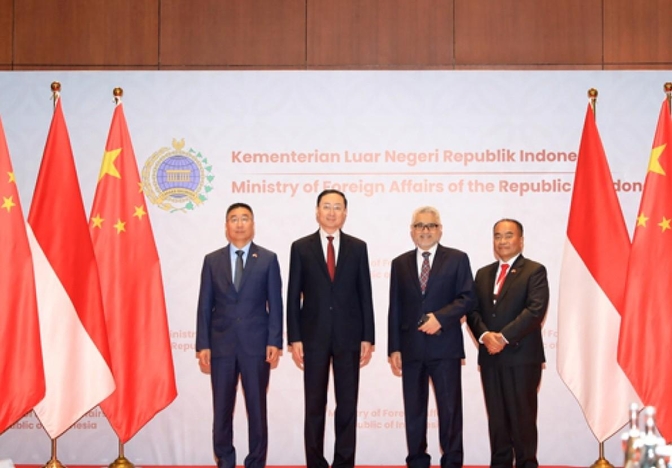 包含印度队险胜印尼队，李梓嘉惊艳四座的词条