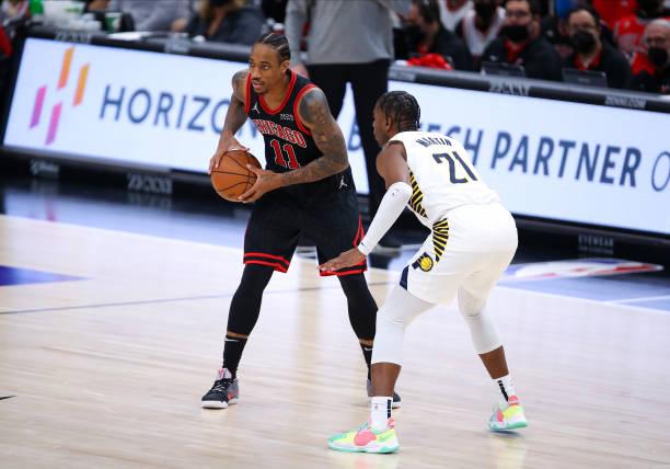 包含步行者翻盘北京队，德罗赞带队取胜的词条