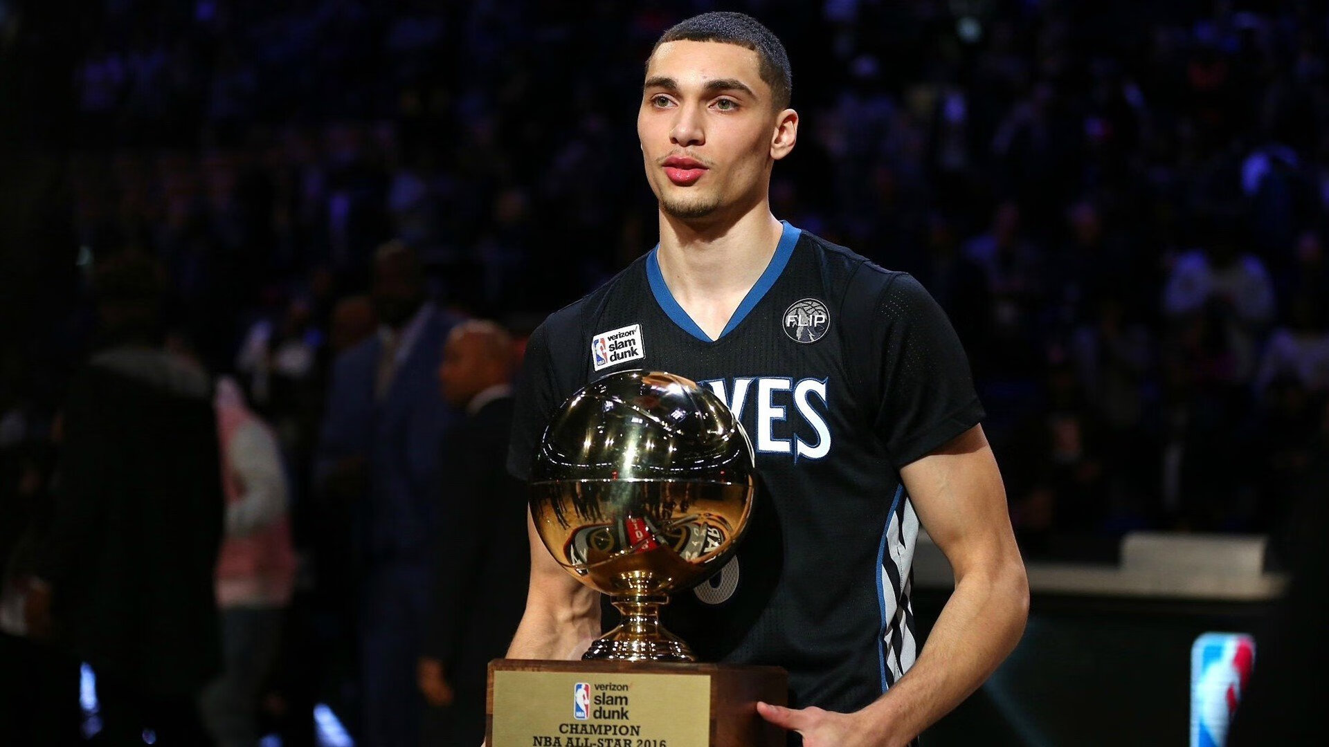 开云体育-从费城到上海，锡安在焦点战中证明自己，76人淘汰赛的启示