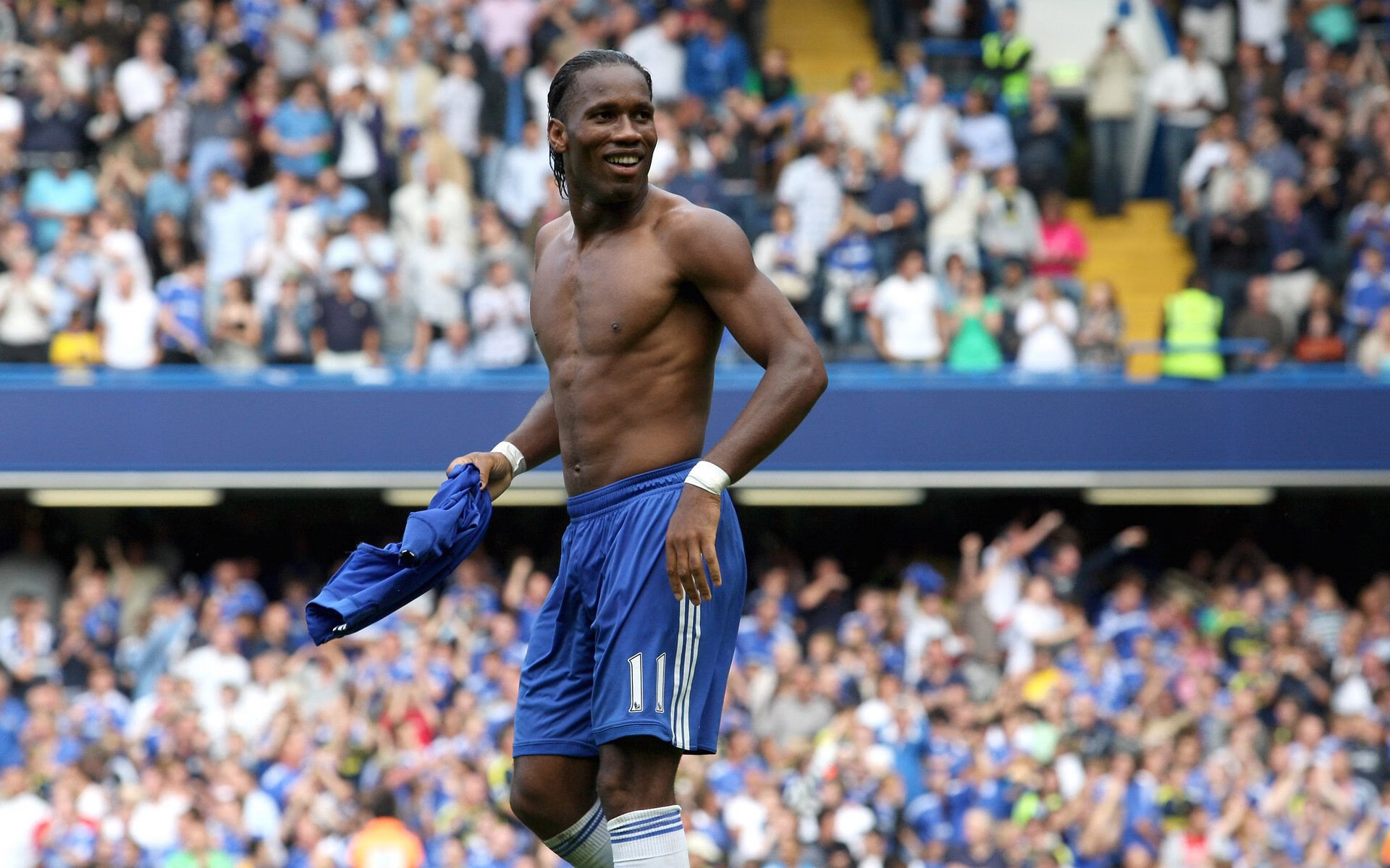 赛场烽火，印尼队横扫日本队，陈雨菲点燃全场激情